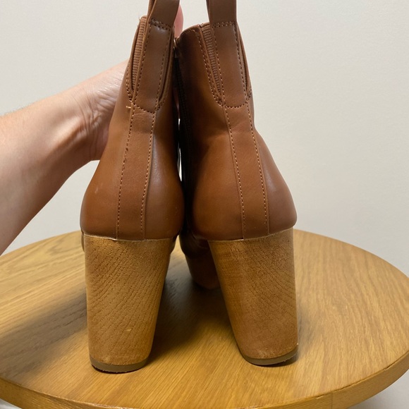 Universal Thread Women's Size 7 Cognac Brown Memory Foam Heel Booties - Picture 5 of 10